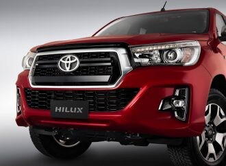 Toyota lanza el restyling de la Hilux