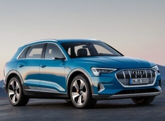 Audi también lanza su modelo eléctrico