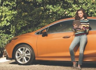 Sin fecha: restyling y 4G para el Chevrolet Cruze