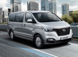 Hyundai lanza la renovada H1