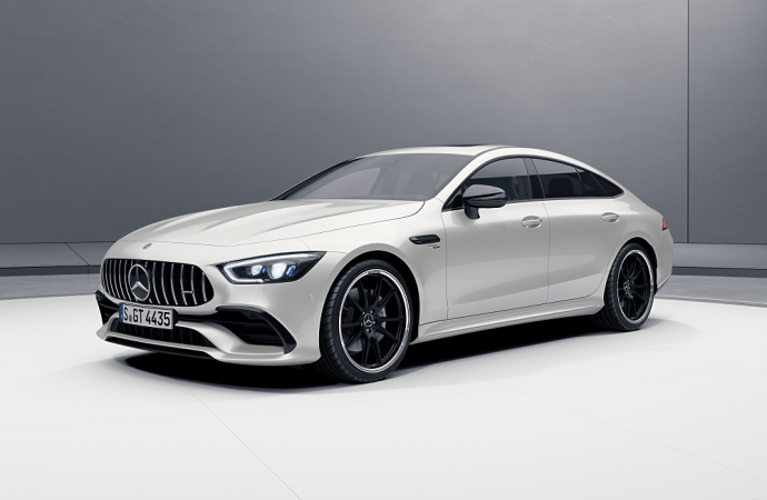 Mercedes lanza dos versiones del AMG GT