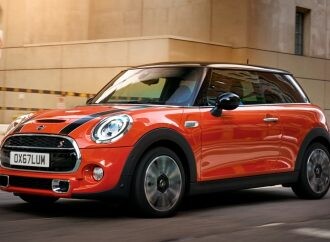 Ya se vende el restyling del Mini