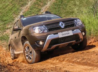 La Renault Duster queda como el único SUV compacto naftero 4×4 regional