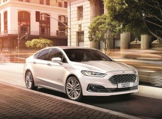 Ford lanza el Mondeo híbrido en la Argentina