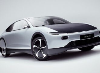 Lightyear One, el auto que se alimenta de energía solar