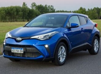 Toyota lanza el C-HR híbrido