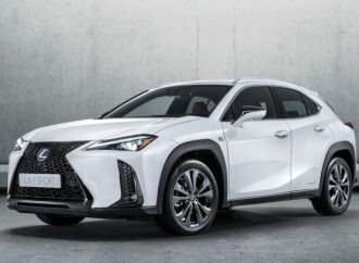 Lexus lanza el UX, su SUV más pequeño