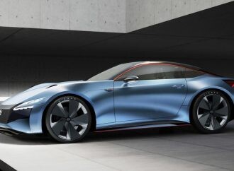 La gama deportiva de Nissan se renovará con el 400Z