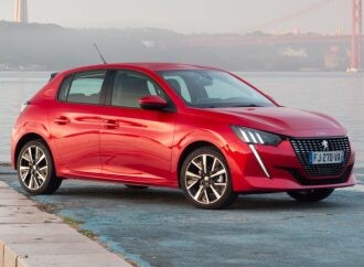 El Peugeot 208 destrona al VW Golf como el auto más vendido de Europa