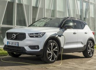 Volvo confirma la llegada del XC40 híbrido a la Argentina