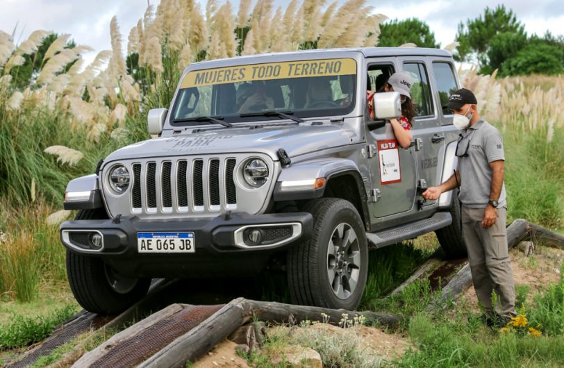 Jeep, junto a Mujeres Todo Terreno