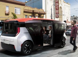 ¿Chau al manejo? GM comienza a producir su taxi autónomo