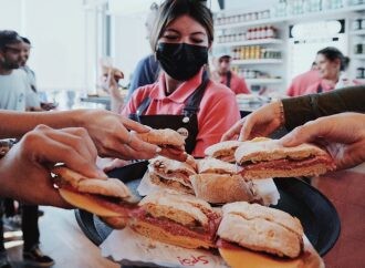 Axion expande las “paradas sangucheras” en sus estaciones