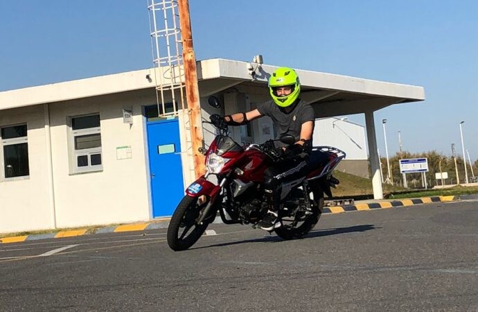 Cómo aprender a andar en moto (y no morir en el intento)