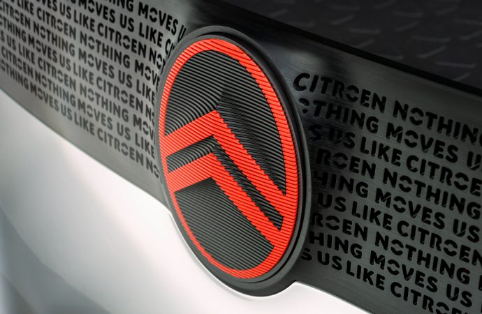 Citroën reinterpreta su logo sobre la base del original de 1919