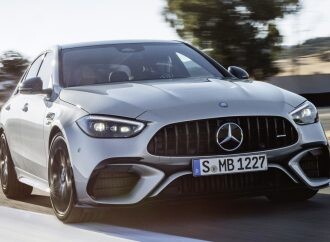 El Mercedes-AMG C63 deja el V8 y gana un 2.0 híbrido más potente