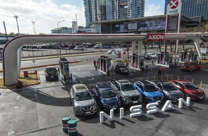 Nissan cierra una alianza con Axion y Castrol