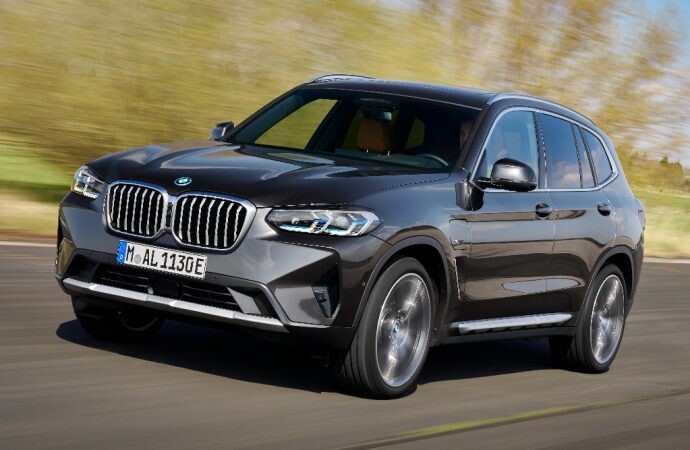 BMW lanza la X3 híbrida enchufable en la Argentina
