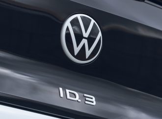 ¿Qué están haciendo las marcas con los nombres de los eléctricos?