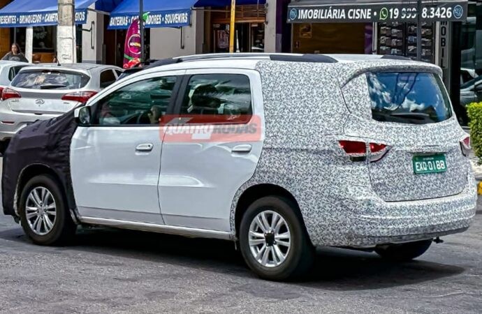 Chevrolet ya prueba el rediseño de la Spin