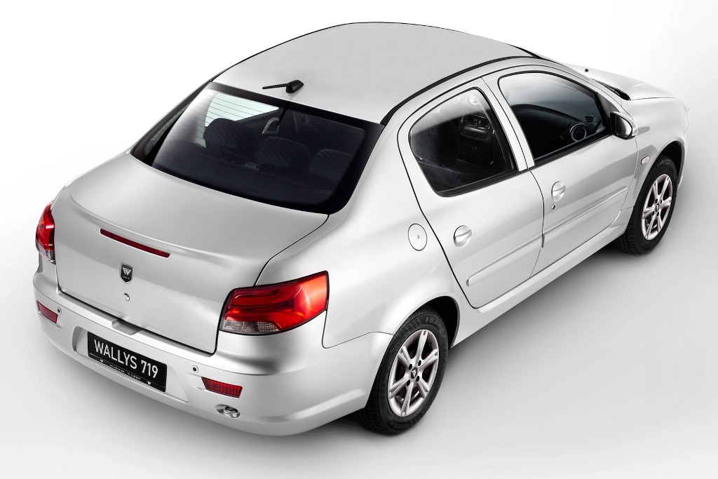 El viejo Peugeot 206 sedán es una novedad en Túnez