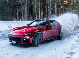 ¿Qué opinan los medios que probaron el nuevo Ferrari Purosangue?