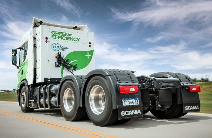 Scania presenta una ingeniosa forma para duplicar la autonomía de sus camiones a GNC