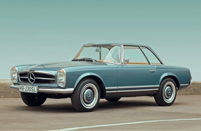 Mercedes festeja los 60 años del SL Pagoda