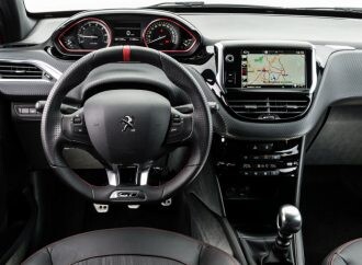 El Peugeot i-cockpit cumple 10 años