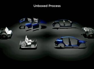 Tesla promete reducir a la mitad los costos de producción