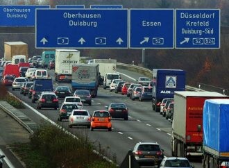 Europa permitirá autos a combustión después de 2035