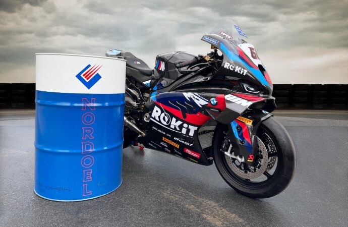 BMW Motorrad realiza tests con combustibles alternativos