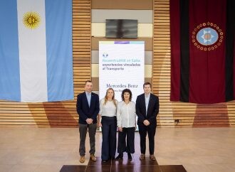 Mercedes-Benz Camiones y Buses llevó el programa ReconstruiRSE a Salta