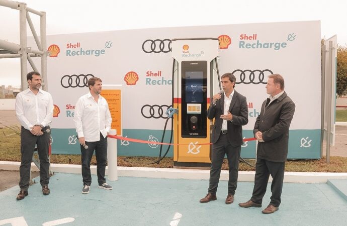 Raízen cierra alianza con Audi para potenciar la red de cargadores Shell Recharge