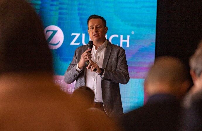 Volkswagen y Zurich presentan un programa de seguros pionero para la industria automotriz