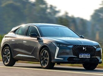 Prueba: DS 4 Trocadero 215 AT8