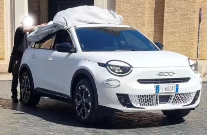 Confirmado: vuelve el Fiat 600 como un SUV compacto