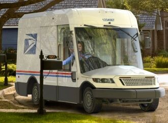 La curiosa historia de la enorme flota del servicio postal de Estados Unidos