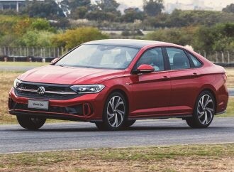 Volkswagen lanza el rediseño del Vento GLI en la Argentina