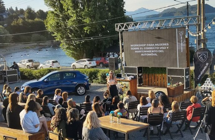 El programa “Women by Peugeot” acerca aún más a las mujeres al mantenimiento de los autos