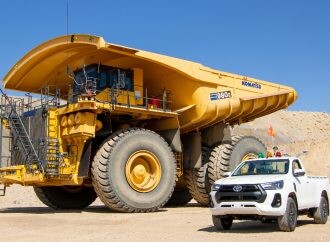 Komatsu y Toyota desarrollarán un vehículo autónomo liviano para la minería
