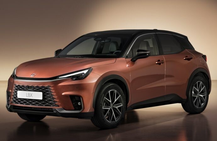 Lexus lanza el LBX en la Argentina
