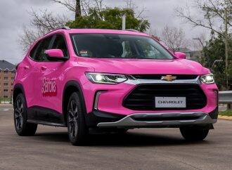 La Tracker rosa: el SUV de fabricación nacional más vendido se tiñó para el estreno de “Barbie, la película”