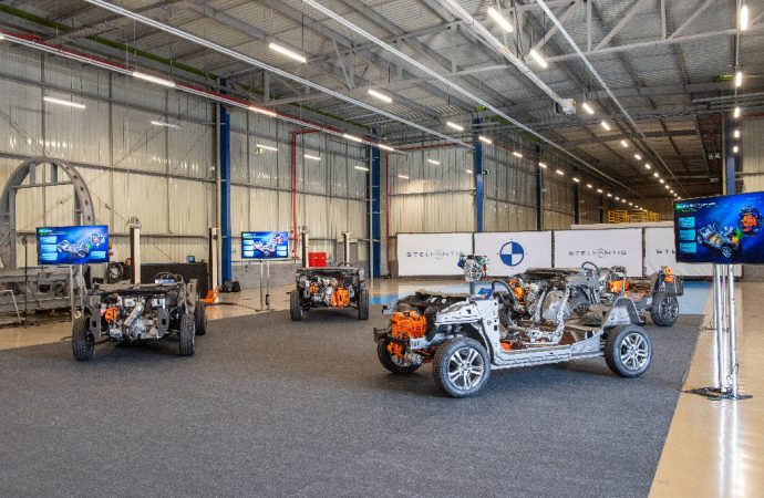 Stellantis producirá híbridos y eléctricos en Brasil