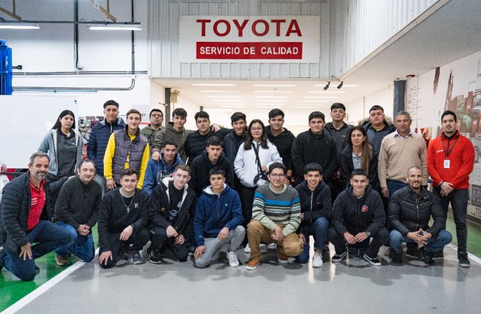 Prácticas profesionales en Toyota: estudiantes comenzaron su experiencia con el programa M.E.T.A.