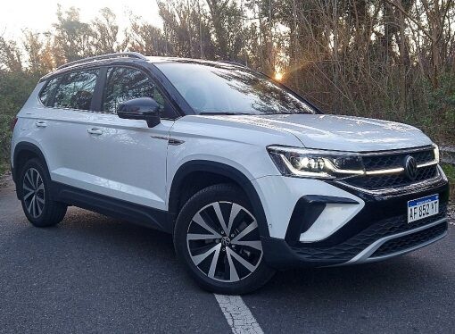 Contacto: Volkswagen Taos Highline Bitono