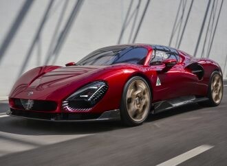 Alfa Romeo presenta el nuevo 33 Stradale, la reinterpretación moderna del modelo de 1967