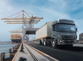 El camión Mercedes-Benz Atego tractor superó las 1.000 unidades producidas en Argentina