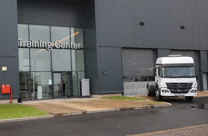 Mercedes-Benz Camiones y Buses duplicará la capacitación a su Red de Concesionarios en el Training Center