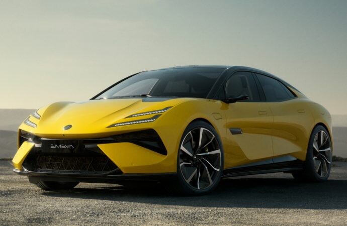Lotus presenta el Emeya, su primer sedán propio